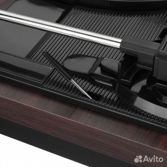 Патефон / проигрыватель граммофонных пластинок