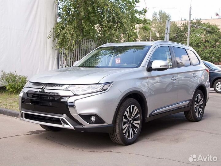 Mitsubishi Outlander, 2022