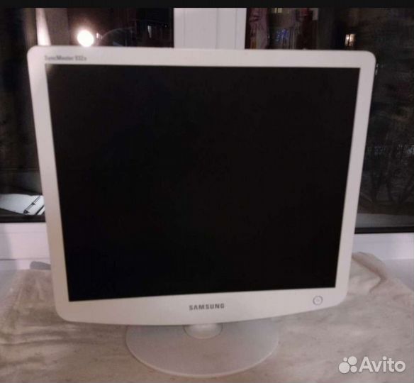 Монитор Samsung syncmaster 932B