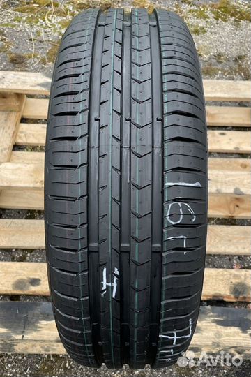 Continental ContiPremiumContact 5 215/65 R16