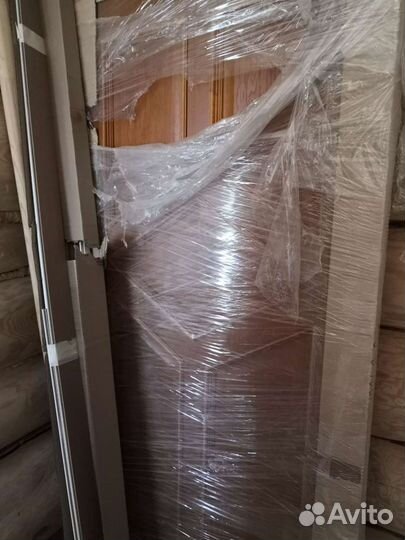 Две двери из массива