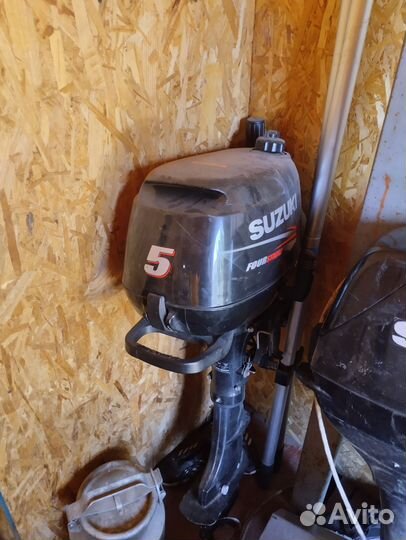 Лодка с мотором