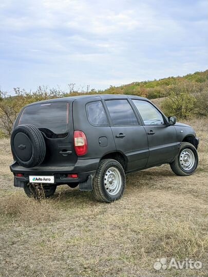 Chevrolet Niva 1.7 МТ, 2005, битый, 121 000 км