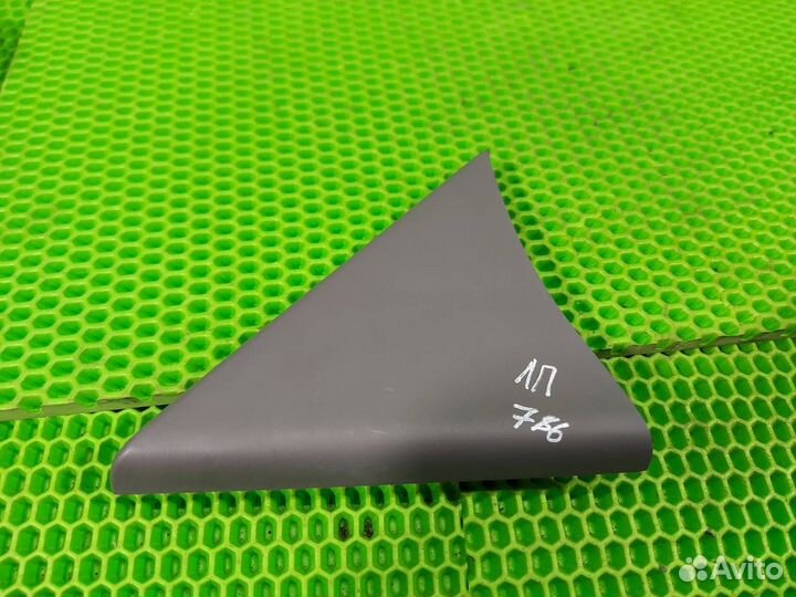 Накладка двери передняя левая Chevrolet Tahoe