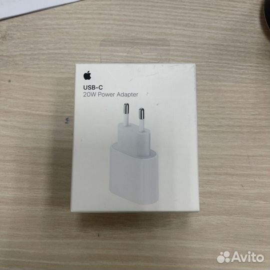 Зарядка на iPhone 20w