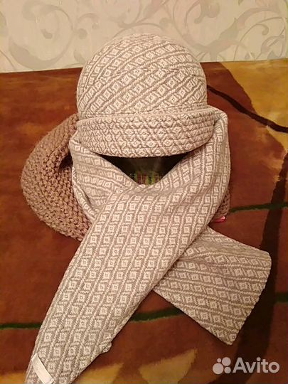 Шапка с шарфом