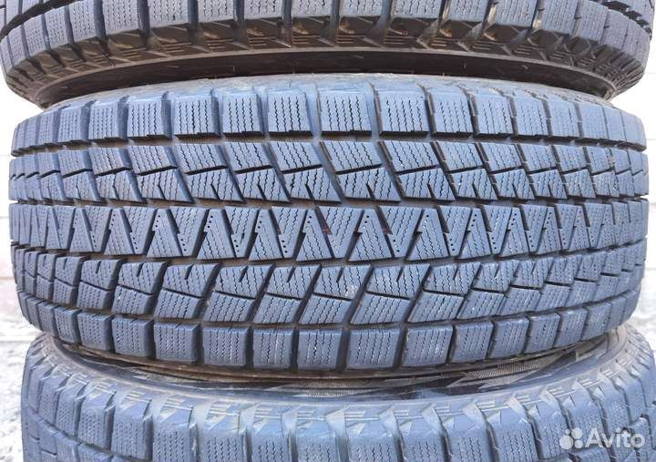 Bridgestone Blizzak DM-V1 215/65 R16 98Q