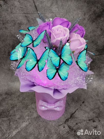 Светящийся букет из бабочек