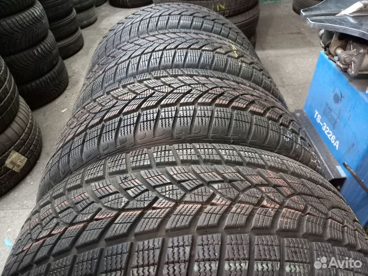 Goodyear UltraGrip Performance SUV Gen-1 225/55 R18 V