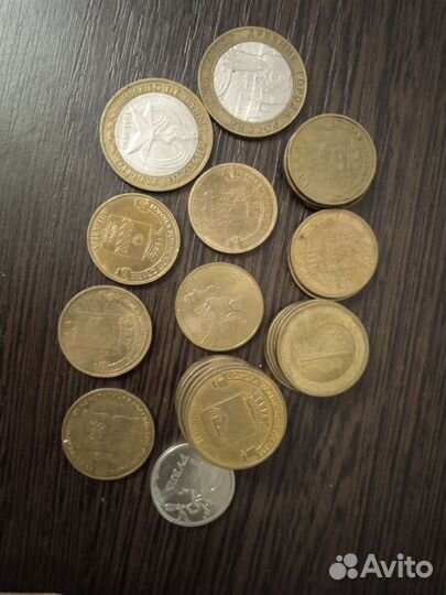 Монеты, значки и банкноты разные