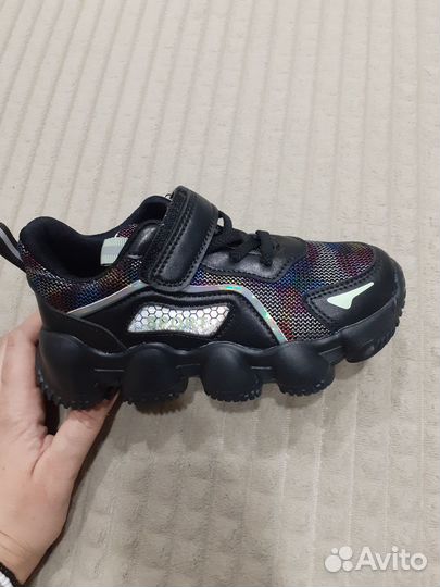 Кроссовки детские