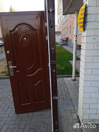 Дверь входная металлическая