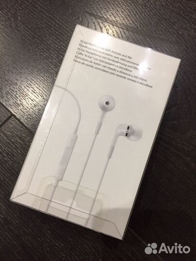 Гарнитура Apple