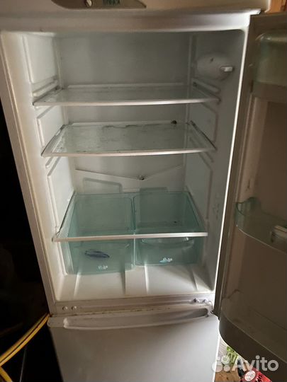 Холодильник Stinol 305a.008