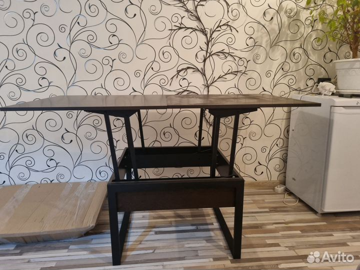 Кухонный стол