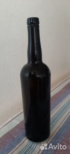 Бутылка старинная с клеймом D