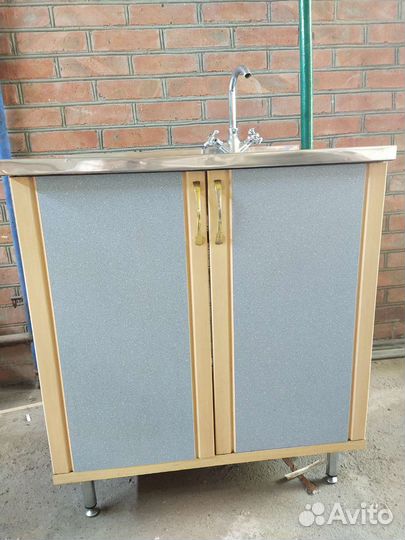 Кухонная мойка с тумбой со смесителем бу