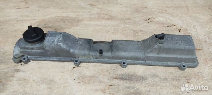 Крышка головки блока цилиндров Toyota Mark 2