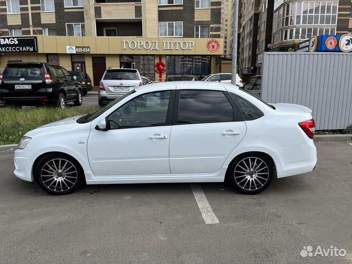 LADA Granta 1.6 МТ, 2015, 112 000 км