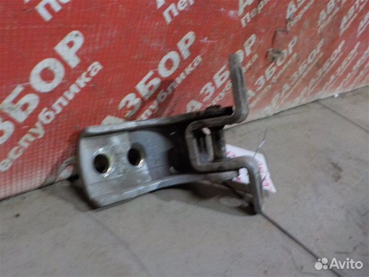 Петля двери верхняя передняя правая Lifan Solano