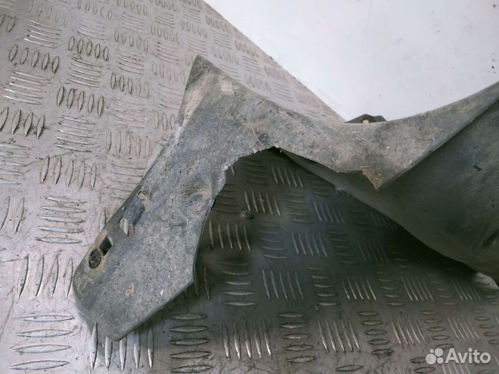 Подкрылок задний правый Renault Megane II