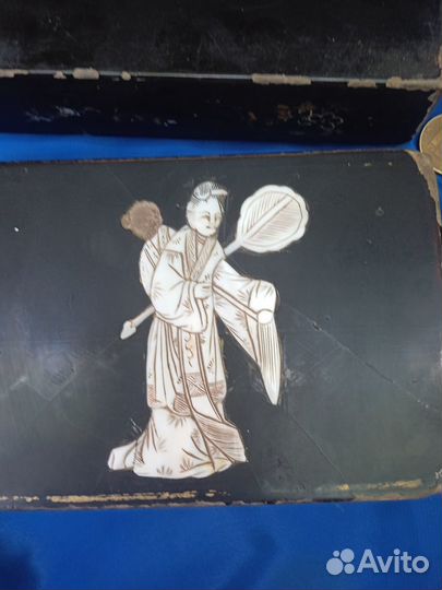 Старинная шкатулка с перламутром