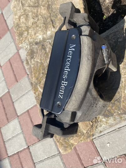 Суппорт тормозной передний Mercedes ML Gl GLE GLS