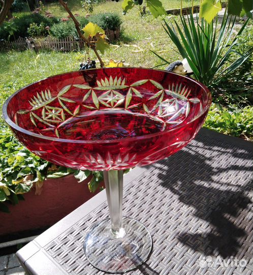 Винтажная фруктовница из накладного хрусталя.ссср