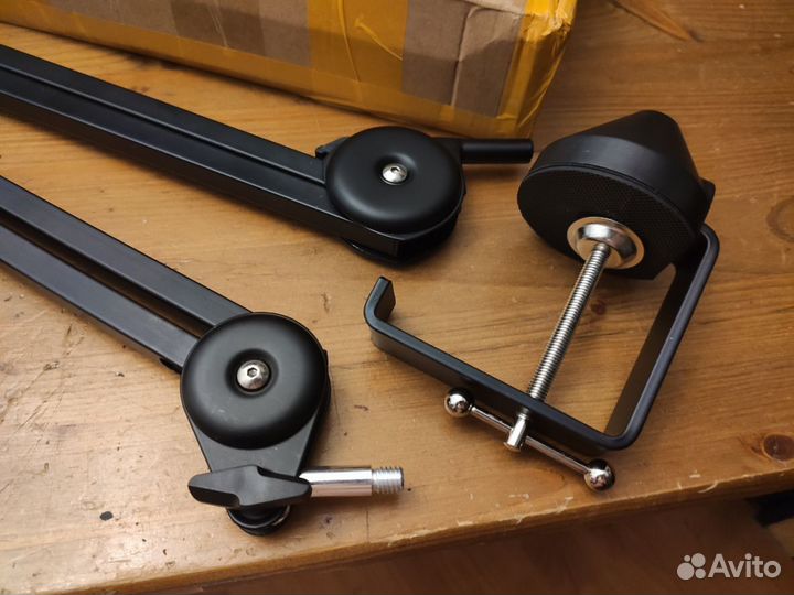 Пантограф для студийного микрофона