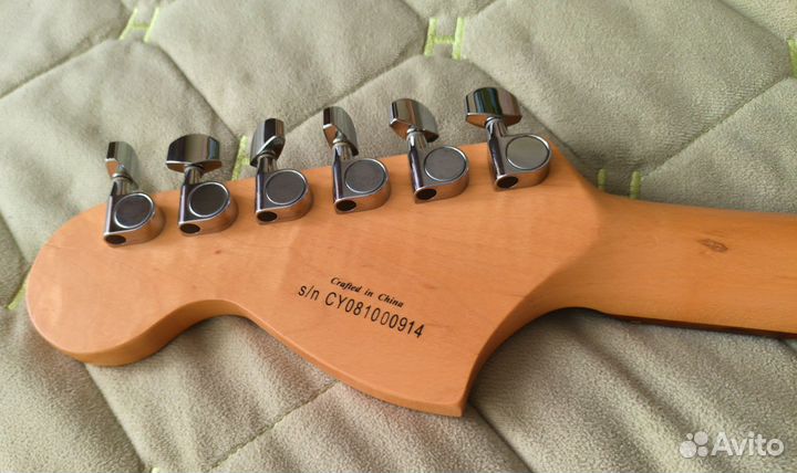 Fender Squier Affinity Stratocaster,большая голова