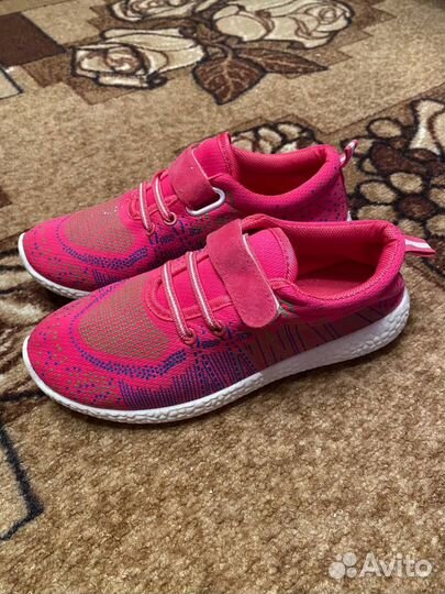 Кроссовки детские