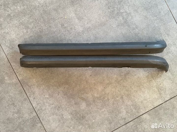 Молдинги задних фонарей mercedes w123