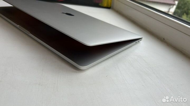 MacBook Pro 16 i7/16/512 ростест