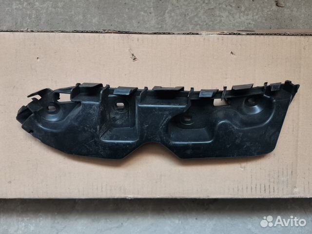 Направляющая бампера правая renault Duster 2012)