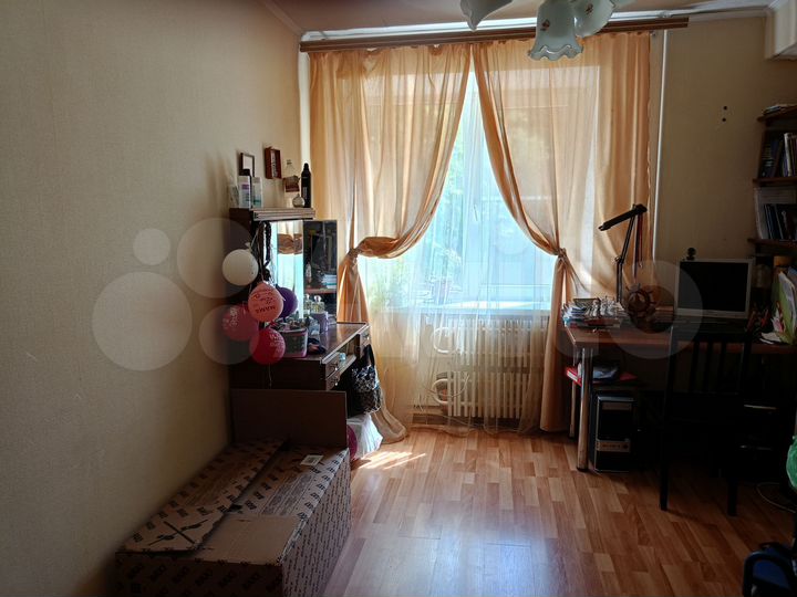 4-к. квартира, 80 м², 2/5 эт.