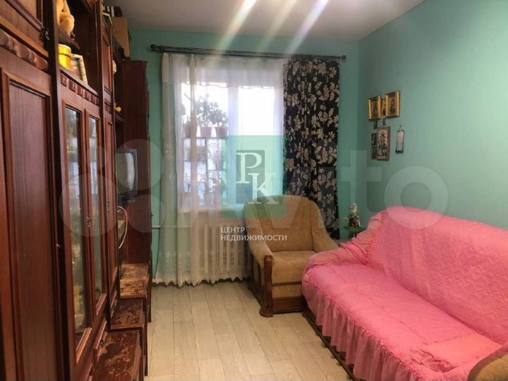 Комната 32,3 м² в 2-к., 1/2 эт.