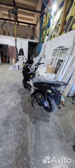 Скутер Tracer ADV