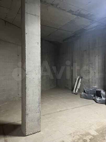 Машиноместо, > 30 м²