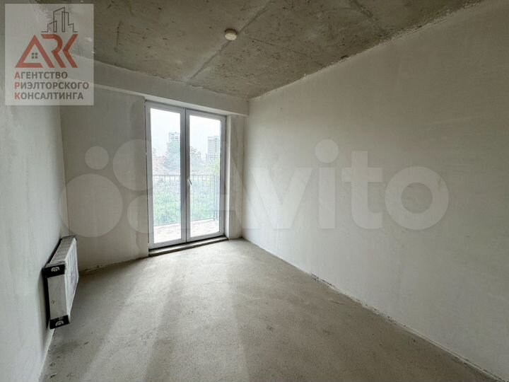 2-к. квартира, 52 м², 1/9 эт.