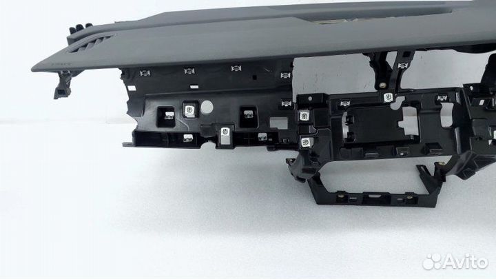 Б/У Торпедо Состояние хорошее, оригинал. Отломан