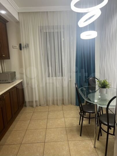 2-к. квартира, 70 м², 2/9 эт.