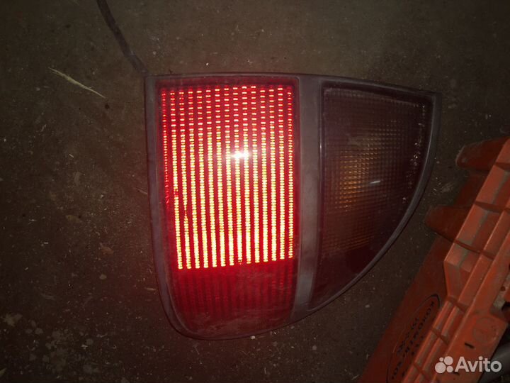 Фонарь задний правый Renault Laguna 1