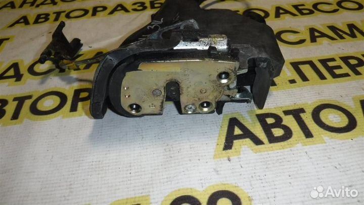 Замок двери задней левой Toyota RAV4 (XA20) 2000