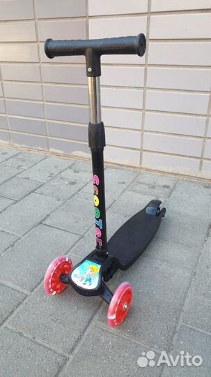 Самокат детский трехколесный новый
