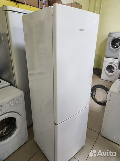 Холодильник двухкамерный