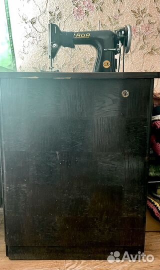 Швейная машина LADA 121 ножная Чехословакия