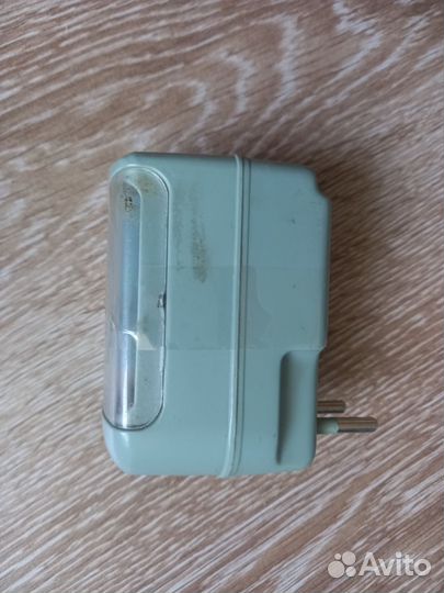 Зарядное устройство