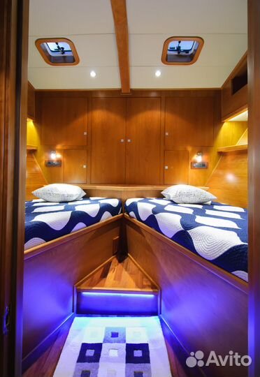 Яхта Траулер Polar Star M56