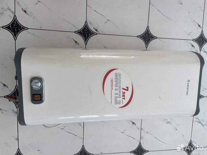 Водонагреватель Ariston sht50v