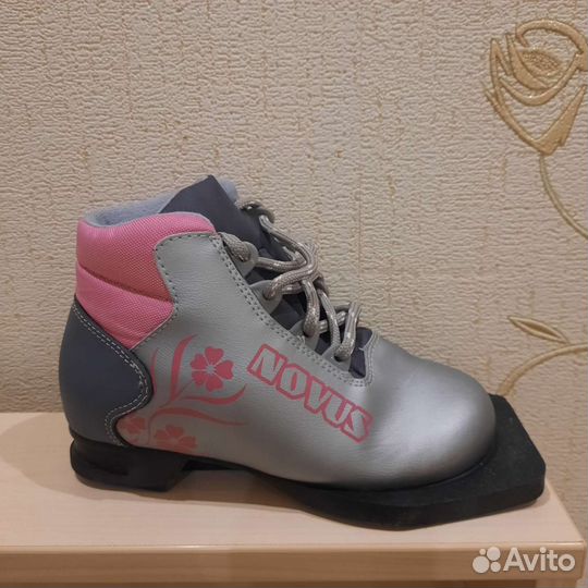 Ботинки лыжные, фирмы novus